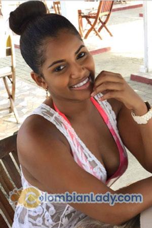 182220 - Yanelis Age: 30 - Colombia