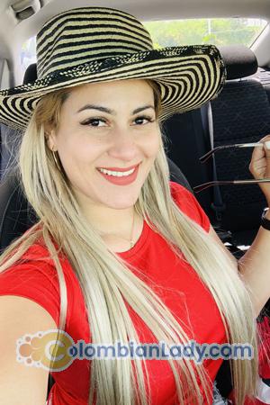 190210 - Adriana Age: 37 - Venezuela