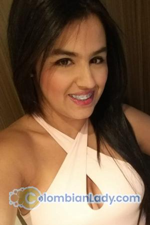 195905 - Zulyani Age: 35 - Colombia