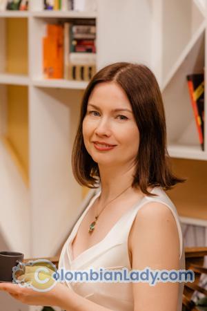 199197 - Svetlana Age: 45 - Russia