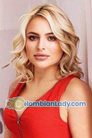 200004 - Darina Age: 32 - Ukraine