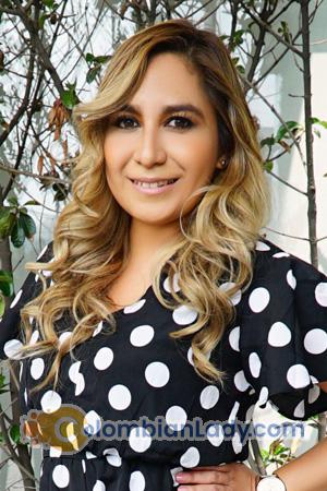 204769 - Magda Age: 35 - Mexico