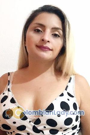 205246 - Edith Age: 41 - Costa Rica