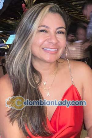 207682 - Paola Andrea Age: 47 - Colombia