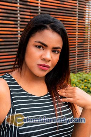 208251 - Yorgenis Age: 31 - Colombia