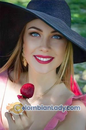 208568 - Elena Age: 36 - Russia