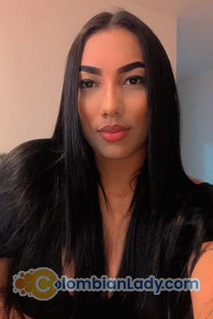 210692 - Yerlis Age: 28 - Colombia