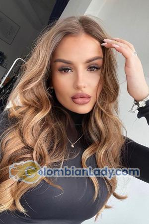 211203 - Daria Age: 26 - Italy