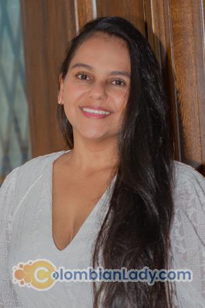212053 - Fernanda Age: 35 - Colombia