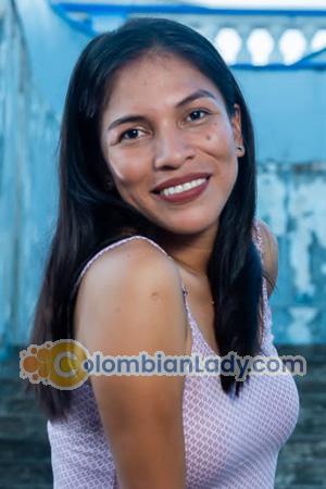 212061 - Iris Age: 37 - Peru