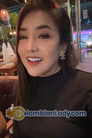 213053 - Chompunut Age: 47 - Thailand