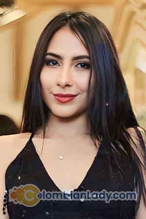 214060 - Paula Age: 24 - Colombia
