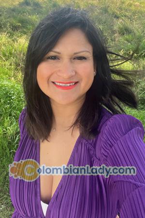 214906 - Liana Age: 35 - France