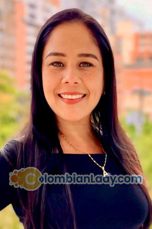 219954 - Astrid Age: 46 - Colombia