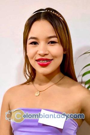 220049 - Yucelis Age: 24 - Colombia