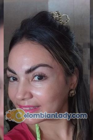 221910 - Elizabeth Age: 39 - Costa Rica