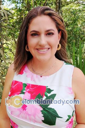 223429 - Dinia Age: 41 - Costa Rica