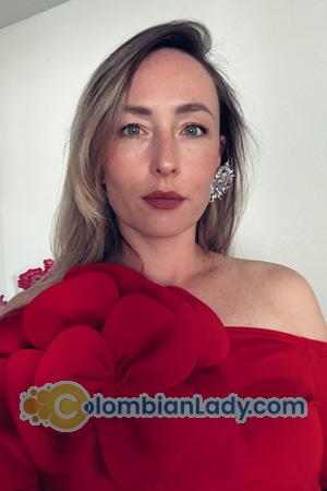 223461 - Olga Age: 39 - USA