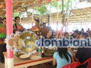 Philippine-Women-2004