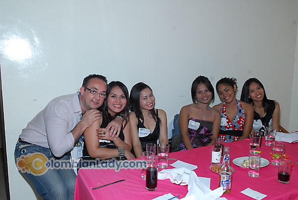 young-filipino-women-012