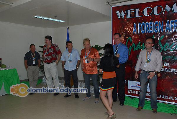 young-filipino-women-024