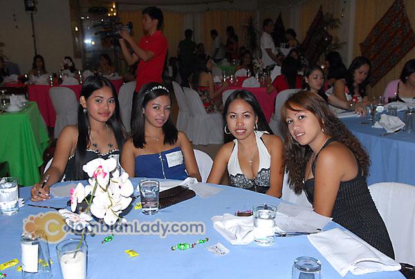 young-filipino-women-103